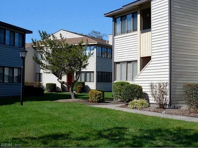 Primary Photo - 529 Pheasant Run