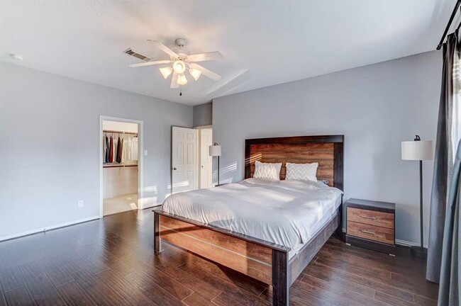 Building Photo - 8018 Prairie Sage Dr