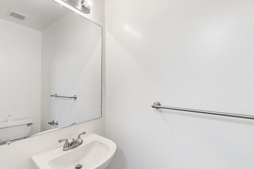 Building Photo - 3507 Corn Stream Rd