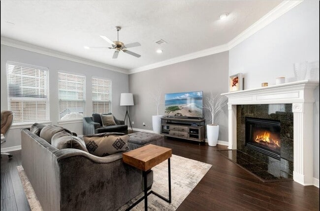 Building Photo - 1515 Olive Park