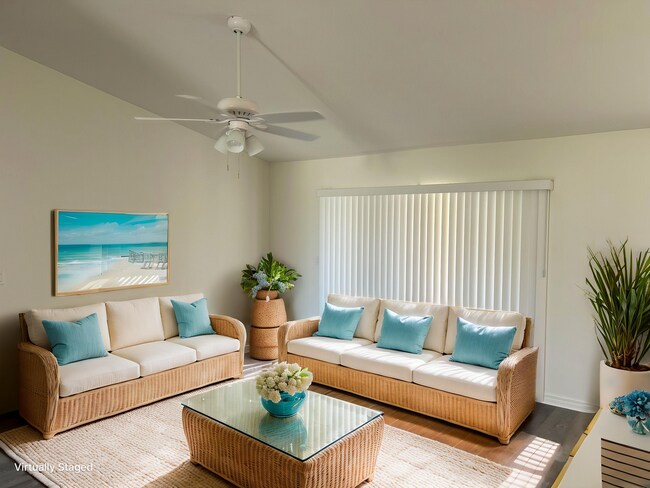 Building Photo - Freshly painted interior and BRAND NEW LVP...