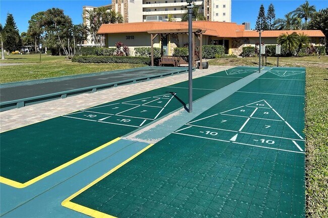 Building Photo - 4460 Ironwood Cir