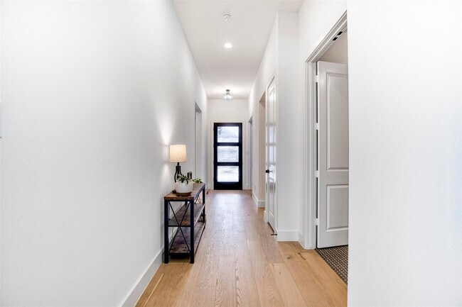 Building Photo - 3117 Maidenhair Ln