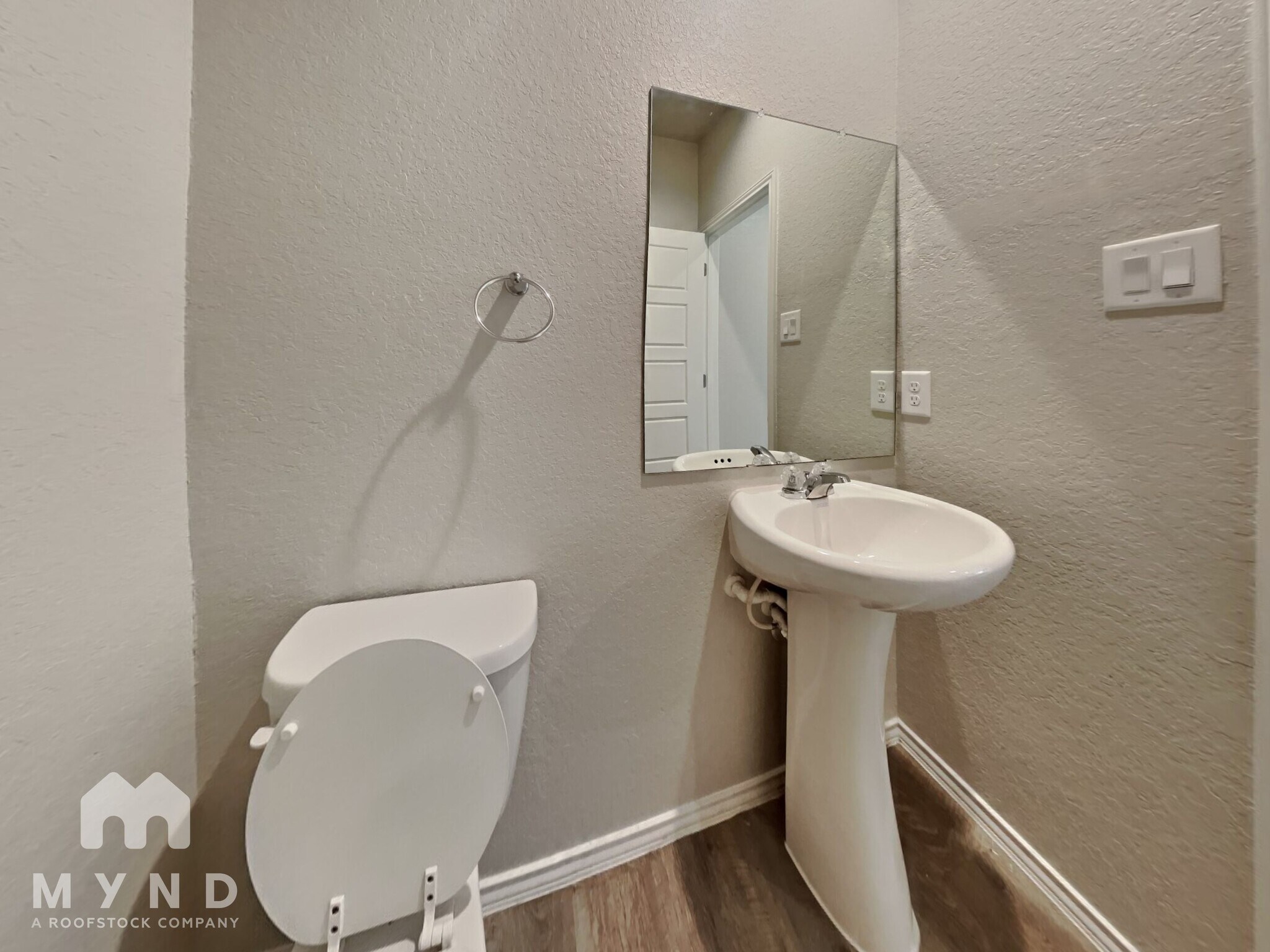 Building Photo - 7520 Rose Robin Run Ct