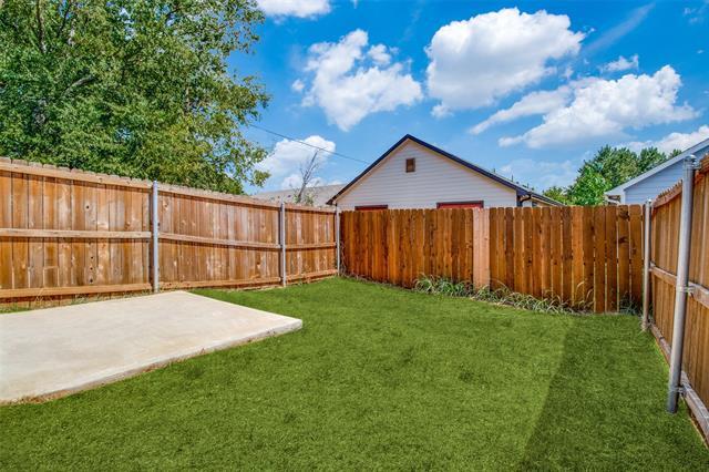 Building Photo - 614 E College St