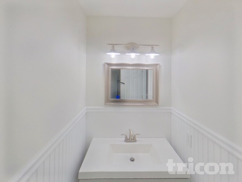 Building Photo - 8724 133rd St Ct E