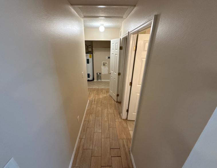 Building Photo - 105 Melody Ln