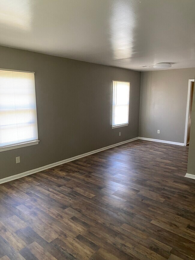 Building Photo - 3066 Tyler Rd