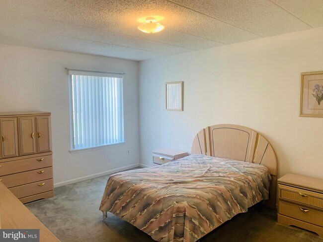 Building Photo - 1225 Norwalk Rd