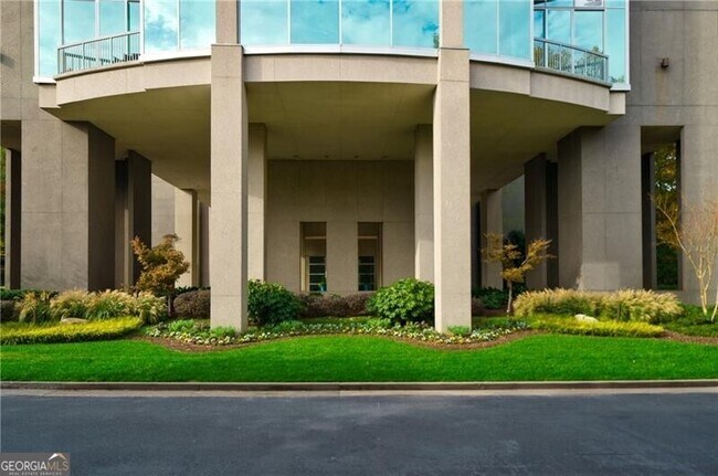 Building Photo - 3300 Windy Ridge Pkwy SE