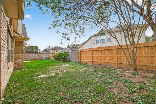 Building Photo - 3135 Silver Cedar Trail