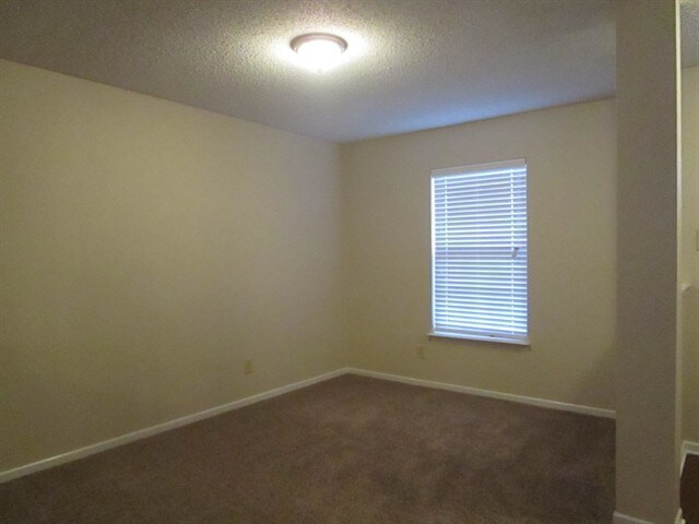 Building Photo - 12440 Rose Haven Dr