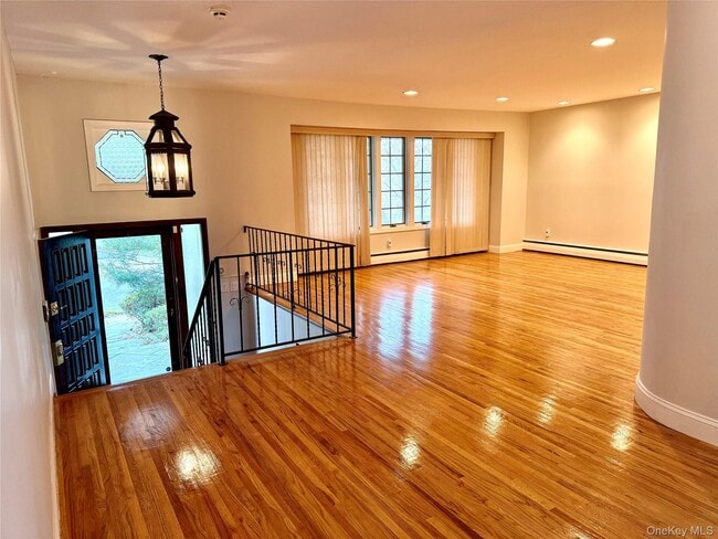 Building Photo - 30 Dogwood Rd