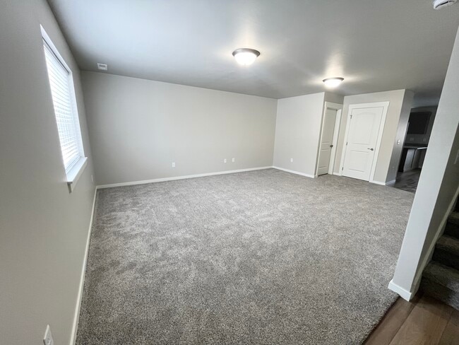 Building Photo - 2015 Lawrence Ln