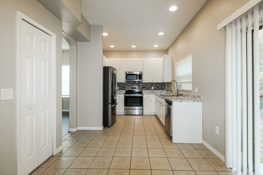 Building Photo - 3810 Braemere Dr