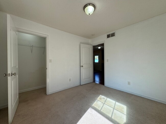 Building Photo - 3 Bedroom Home in Downtown Waynesville!
