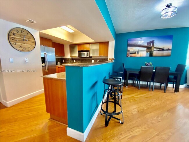 Building Photo - 16699 Collins Ave