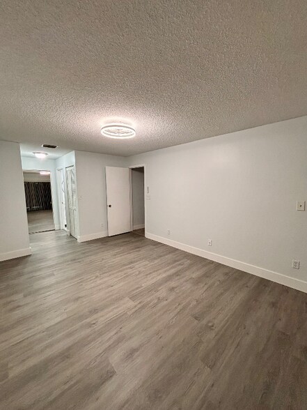 Building Photo - 1220 NW 122nd Terrace