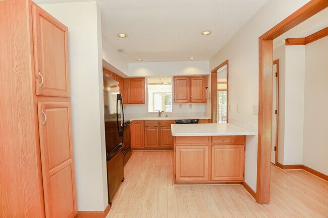 Building Photo - 200 Arabian Cir