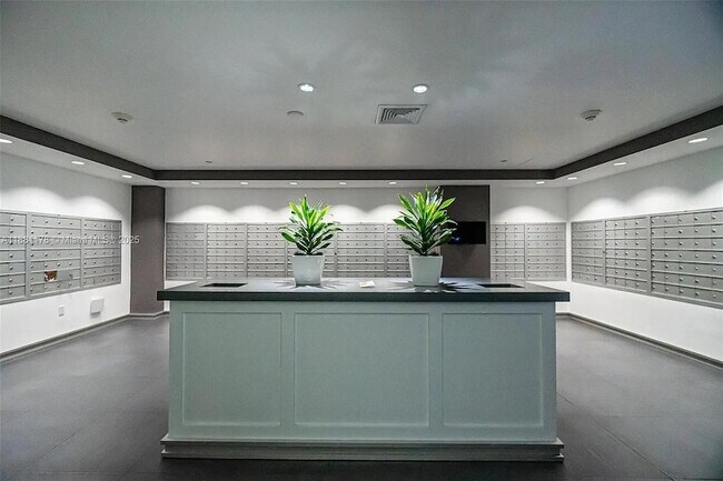 Building Photo - 90 SW 3rd St