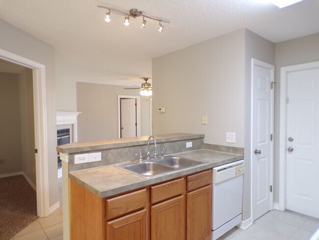 Building Photo - Charming 3-Bedroom Home