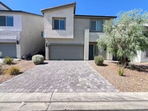 Building Photo - Beautiful 3-story home with 4 bedrooms and 3.5 bathrooms