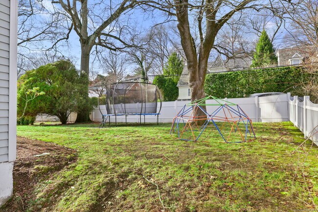 Building Photo - 53 Midbrook Ln