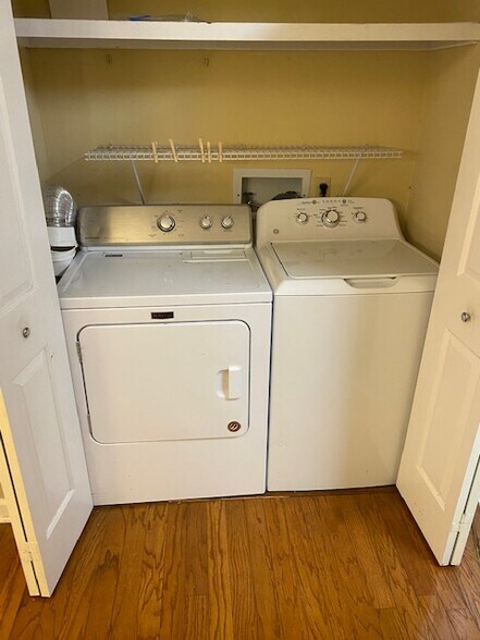 In Unit Washer & Dryer - 4202 W End Ave