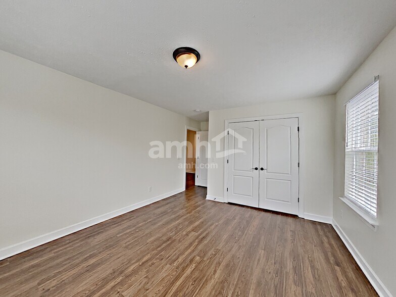 Building Photo - 6457 Sunnywood Dr