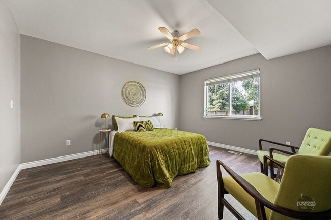 Building Photo - MUST SEE! | 4 BEDROOM 2.5 BATHROOM HOUSE |...