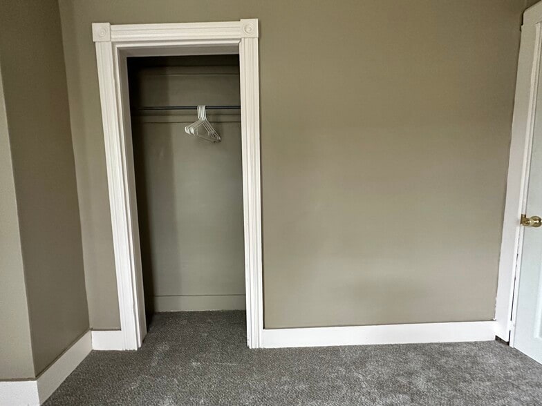 Building Photo - 68 W Center St