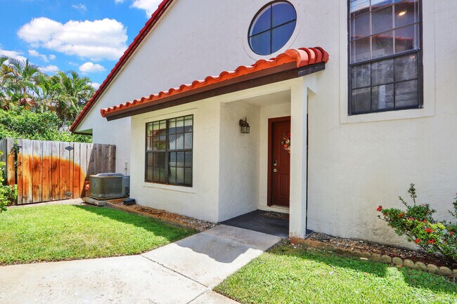 Building Photo - 13483 Fountain View Blvd