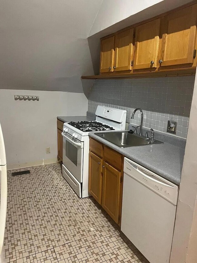 Building Photo - 239 Wilber Ave