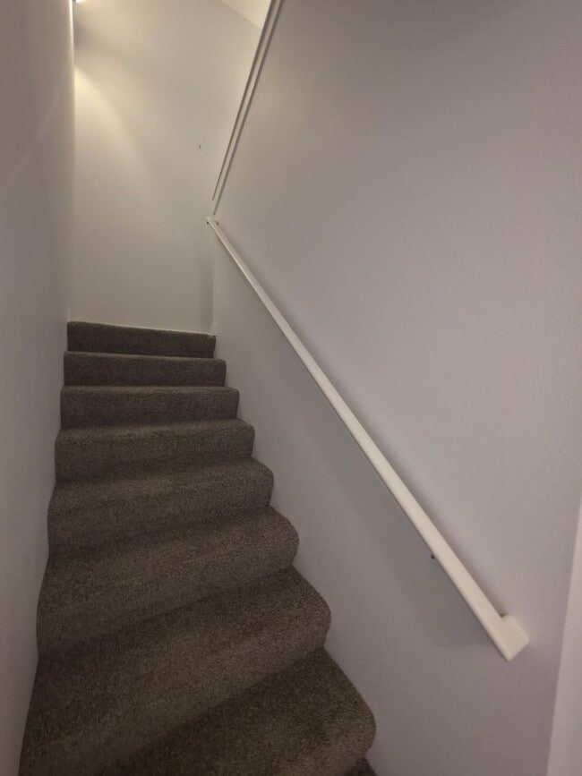 Building Photo - E. 38th Avenue Duplex&#39;s