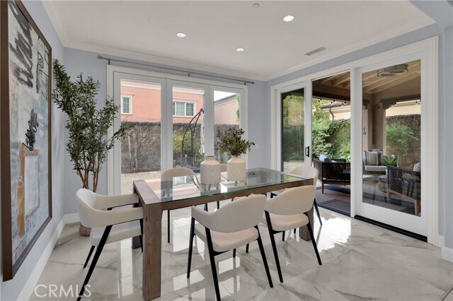 Building Photo - 67 Livia