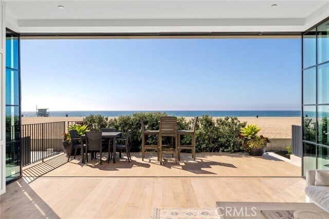 Building Photo - 2428 The Strand