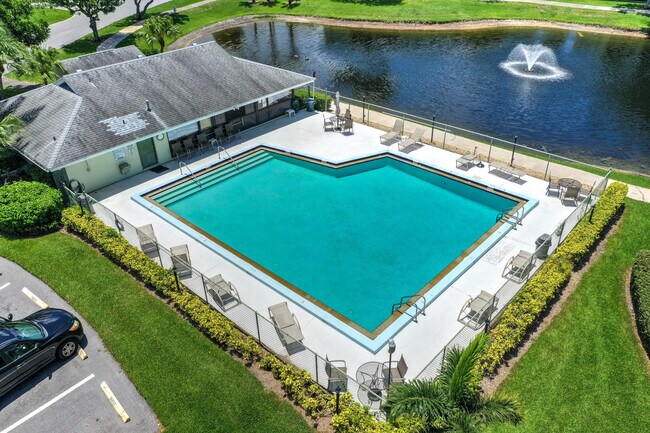 Building Photo - 601 Sabal Ridge Cir