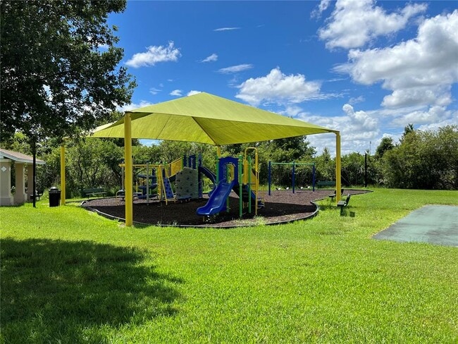 Building Photo - 16416 Cedar Crest Dr