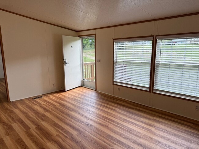 Building Photo - 5200 John Hall Rd