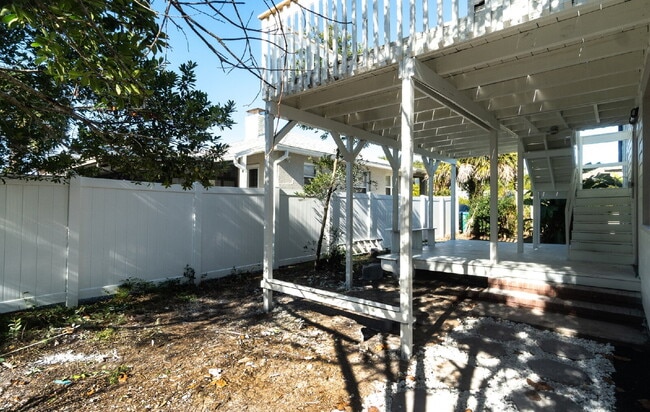 Building Photo - Pristine Neptune Beach Efficiency Unit Remodel: 2 Blocks to the Sand and Walkable to Everything!