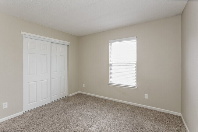 Building Photo - 1170 Freemont Ln