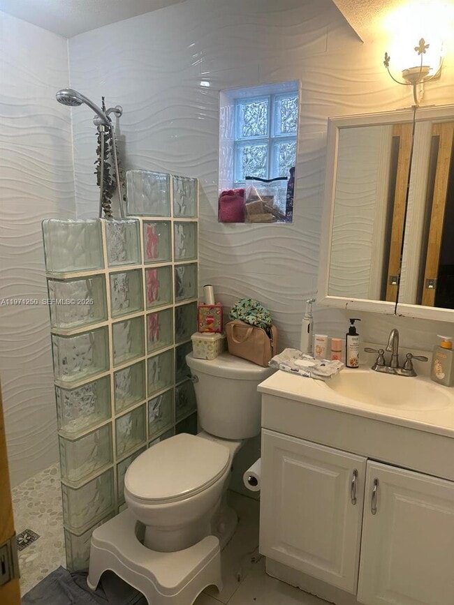 Building Photo - 1389 W 71st St