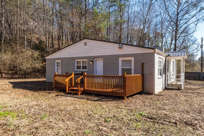 Building Photo - Beautifully Renovated 3BR/2BA home on King St!