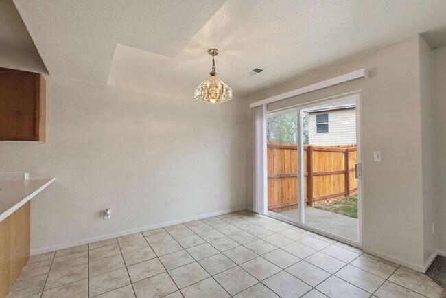 Building Photo - 430-432 Sundance Cir N