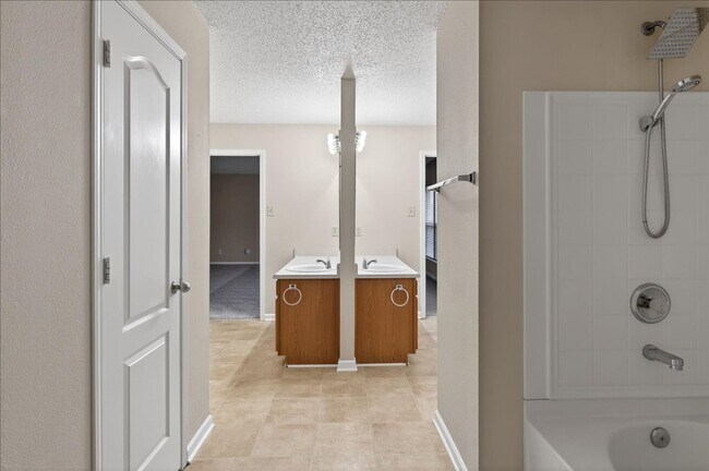 Building Photo - 12599 Majestic Way