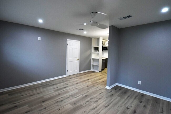 Building Photo - 10213 Fairland Dr