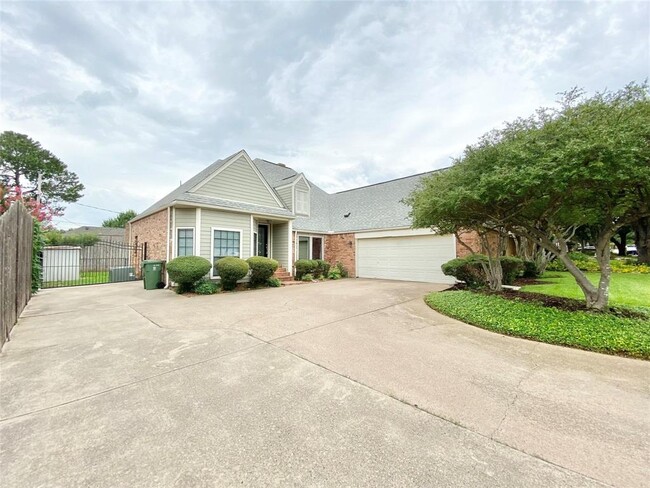 Building Photo - 3602 Pimlico Dr
