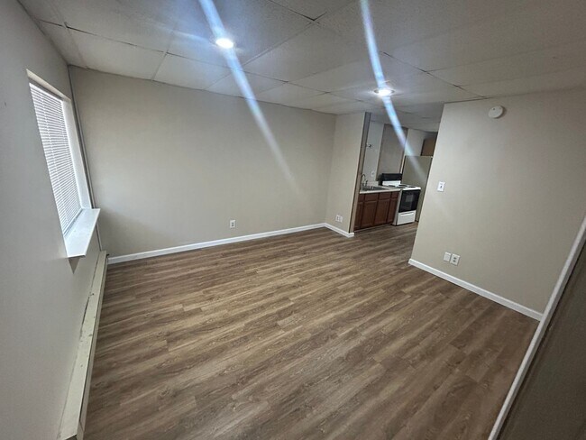 Building Photo - Coming soon 1-Bedroom Apartment – Great Location!
