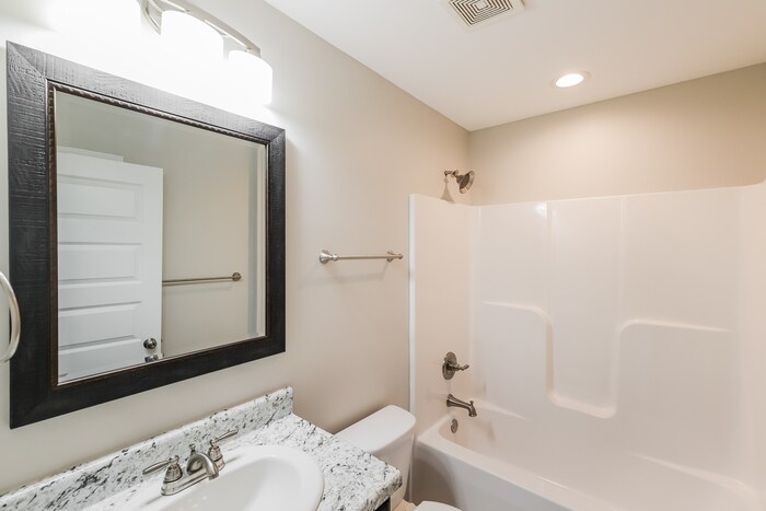 Building Photo - 16355 Pottery Ln