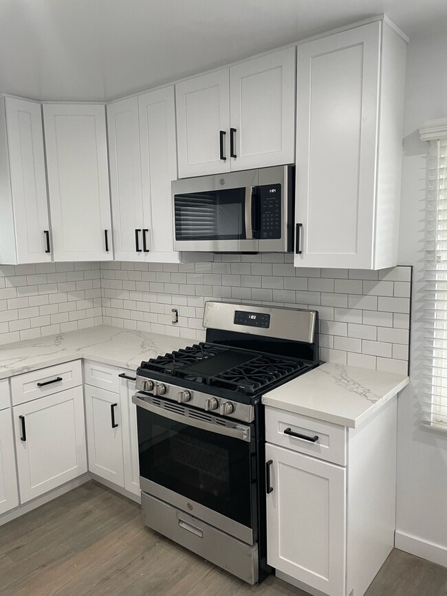 Building Photo - 5333 Kinston Ave